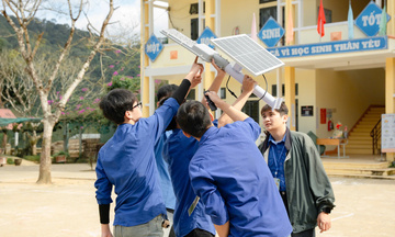 Sinh viên Đà Nẵng mang 'hơi ấm mùa xuân' về vùng cao