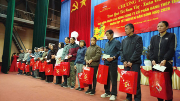 Công đoàn Công Thương Việt Nam trao quà Tết tại Thái Nguyên