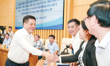 Ngày xuân nghe các chuyên gia nói về văn hóa công vụ