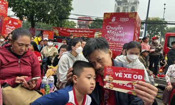 Chuyến xe hạnh phúc mùa thứ tư: Đưa 900 người lao động về quê đón Tết 