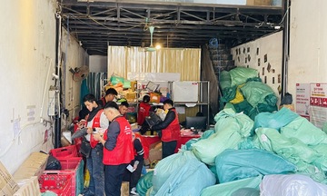 Nghệ An: Mua sắm trực tuyến tăng cao, shipper quá tải đơn hàng