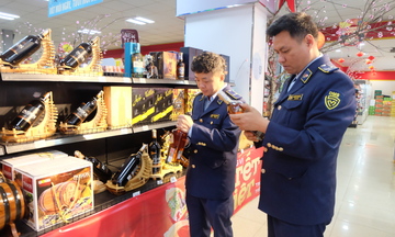 Lai Châu: Hàng Tết dồi dào, thị trường ổn định