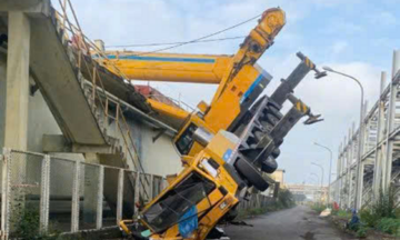 Xảy ra sự cố khi cẩu hàng tại khu xử lý nước thải Công ty Formosa Hà Tĩnh