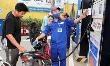 Xăng dầu tăng giá trước thềm năm mới Bính Ngọ 2026