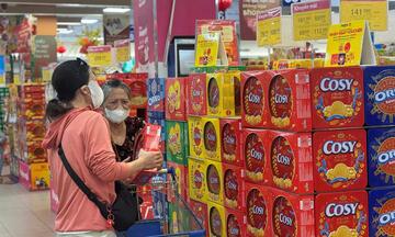 TP. Hồ Chí Minh: Giỏ quà Tết đắt khách, hàng Việt chiếm ưu thế