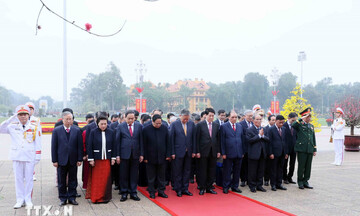 Lãnh đạo Đảng, Nhà nước vào Lăng viếng Chủ tịch Hồ Chí Minh nhân dịp tết Bính Ngọ 2026