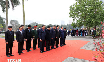 Lãnh đạo Đảng, Nhà nước dâng hương tưởng niệm tại Nghĩa trang Mai Dịch