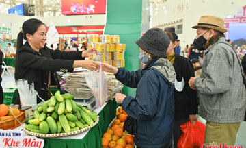 Gian hàng đặc sản vùng miền hút khách tại Hội chợ Mùa Xuân 2026