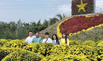 Thủ phủ hoa lớn nhất miền Tây hút khách dịp cận Tết