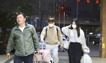 Bến xe Mỹ Đình nhộn nhịp trước kỳ nghỉ tết Nguyên đán