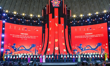 Vinh danh 65 đơn vị đóng góp tiêu biểu tại Hội chợ Mùa Xuân 2026
