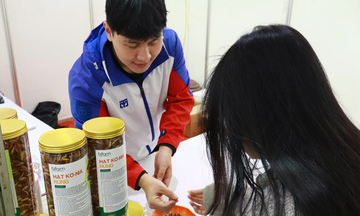 Tiêu dùng Tết 2026: Ưu tiên hàng Việt, thúc đẩy thị trường trong nước