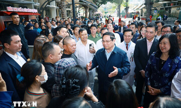 Thủ tướng động viên y bác sỹ và bệnh nhân tết Bính Ngọ 2026