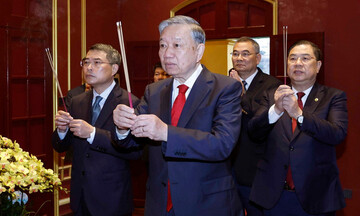 Tổng Bí thư dâng hương tại Khu Di tích Hoàng thành Thăng Long và Di tích Nhà 67