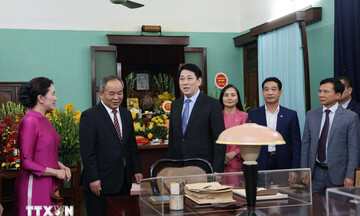 Chủ tịch nước dâng hương tưởng niệm Chủ tịch Hồ Chí Minh tại Nhà 67 và Bắc Bộ phủ