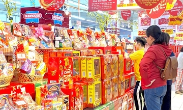 Thị trường hàng hóa tết Bính Ngọ: Nguồn cung dồi dào, giá cả ổn định