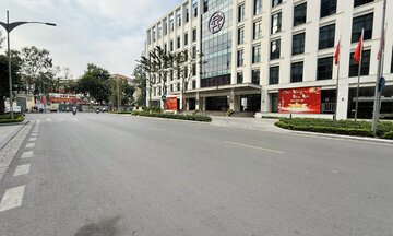 Chùm ảnh: Hà Nội vắng vẻ, yên bình ngày 29 Tết 