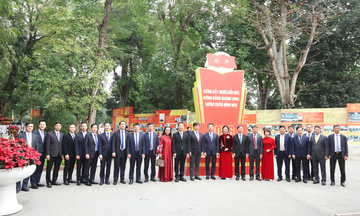 Bộ Khoa học và Công nghệ dâng hương đầu xuân, khởi động năm mới 