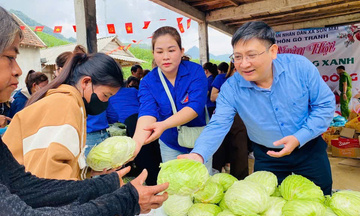 Những phiên chợ đặc biệt của công an Quảng Ngãi