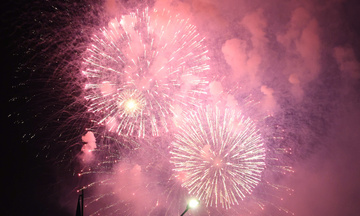 Pháo hoa rực sáng đêm giao thừa tại TP. Hồ Chí Minh