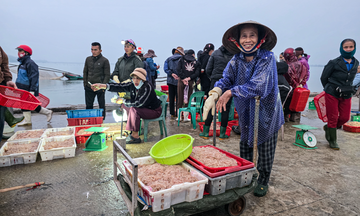 Phận đời trên sóng của những ‘nữ kiệt’ giữa bình minh biển cả