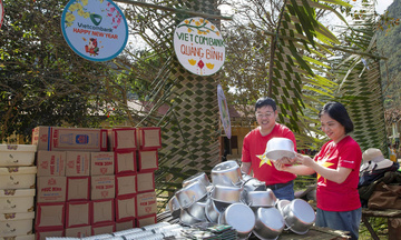 Chợ phiên ngày Tết: Từ truyền thống đến lan toả yêu thương