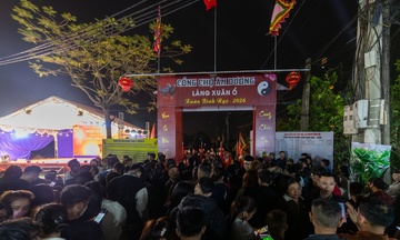 Chợ Âm Dương Kinh Bắc vào hội, hút khách thập phương