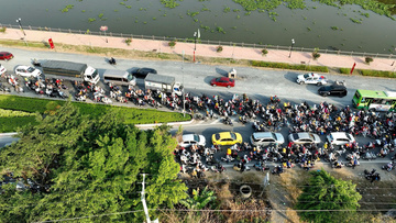Mùng 6 Tết: 'Biển' xe từ miền Tây dồn dập trở lại TP. Hồ Chí Minh