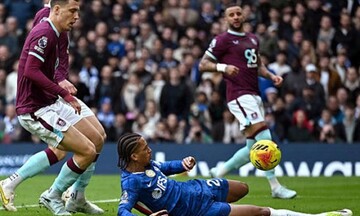 Thêm một cú sảy chân, Chelsea trả giá đắt sau trận với Burnley