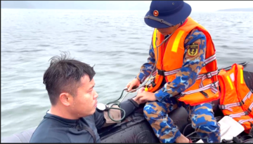 Đặc công Hải quân mở rộng phạm vi tìm kiếm nạn nhân trên hồ Thác Bà