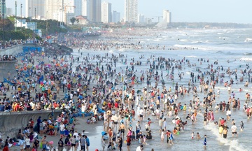 TP. Hồ Chí Minh: Đón hơn 4 triệu lượt khách, thu hơn 12.000 tỷ đồng  dịp Tết