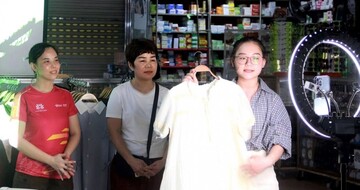 Nghệ An: Nhiều tiểu thương chuyển hướng kinh doanh online 