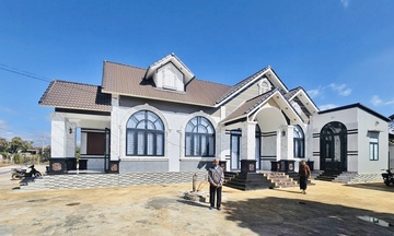 'Làng tỷ phú' giữa cao nguyên 