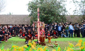 Đồng bào dân tộc Gia Rai tái hiện nghi lễ truyền thống tại Hà Nội