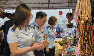 Siết chặt kiểm soát thị trường tại lễ hội Chùa Hương