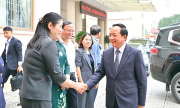 Trưởng ban Tuyên giáo và Dân vận Trung ương Trịnh Văn Quyết tiếp xúc cử tri tỉnh Tuyên Quang