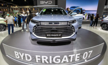 Thấy gì từ doanh số xe ô tô điện của hai hãng Trung Quốc lớn?