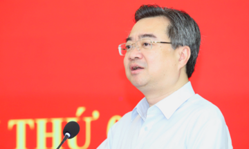 Trưởng ban Chính sách, chiến lược Trung ương Nguyễn Thanh Nghị gửi chương trình hành động đến đơn vị bầu cử tại Đắk Lắk