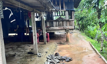 Quảng Ngãi: Giông lốc làm tốc mái hơn 15 căn nhà của người dân