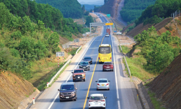  Nhiều tuyến cao tốc được mở rộng 4 làn xe