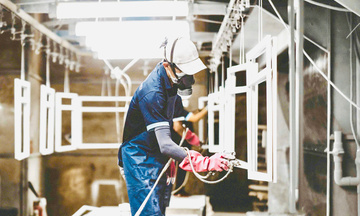 Tác động xung đột Trung Đông: Chuỗi cung ứng ngành gỗ đối mặt rủi ro gì?