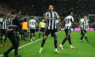 Newcastle quật ngã MU tại St James’ Park với 10 người đầy tranh cãi
