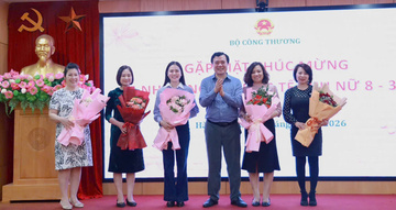 Bộ Công Thương gặp mặt chúc mừng Ngày Quốc tế phụ nữ 8/3