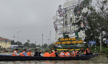 Du khách nô nức trẩy hội chùa Hương ngày cuối tuần