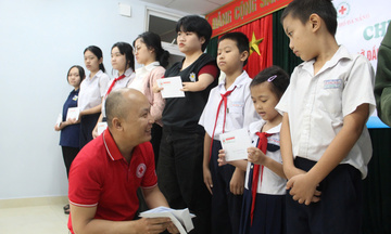 Đà Nẵng: Trao học bổng năm 2026 cho học sinh khó khăn