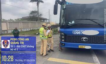 Xử phạt gần 150 triệu đồng xe khách 25 chỗ chở 44 người