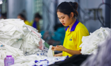 Nhập khẩu 17 tỷ USD vải: Dệt may trăn trở nội địa hoá nguyên phụ liệu