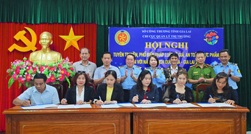 Gia Lai: Hộ kinh doanh ký cam kết chấp hành pháp luật về giá, an toàn thực phẩm