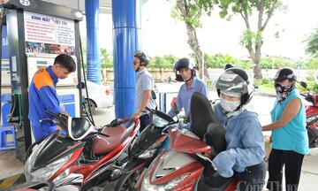 Bộ Công Thương yêu cầu doanh nghiệp triển khai loạt giải pháp bảo đảm nguồn cung xăng dầu