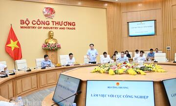 Hoàn thiện chiến lược phát triển công nghiệp, hướng tới mục tiêu tăng trưởng hai con số